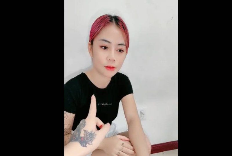 【師大校花】宿舍好多學生，被一群社會渣男到處操_2